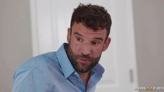 Emma Hix gets her clit rubbed with vibrator