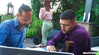 Alexis Wilson gives blowjob to Rauls Bud outdoors