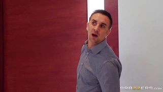 Real estate agent Sarah Vandella gets fucked by a potential buyer