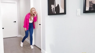 Gogo Fukme gets her pussy and mouth fucked doggystyle