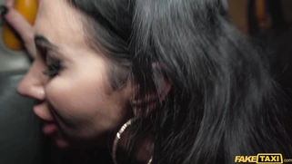 Laura Fiorentino shakes her amazing ass on stiff dick