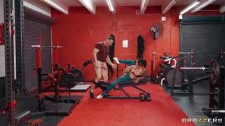 Kona Jade gets her pussy railed by GI Joey in missionary