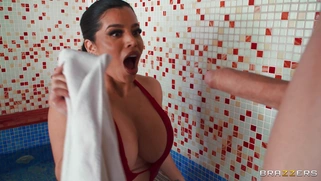 Sara Retali is sucking stiff dick in the pool