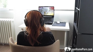 Gamer gets fucked while playing some Helldivers