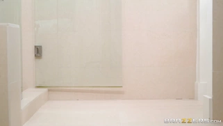 Busty cougar Ariella Ferrera wants to fuck sister's hubby