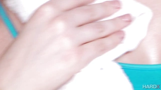 Harley Jade shows her great ass outdoor