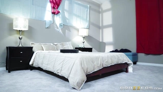 Dominant Phoenix Marie introduces herself to a shy client