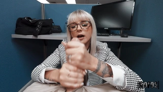 Katee V gets facialed after blowjob