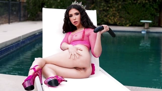 Jane Wilde is fucking her ass with huge black dildo poolside