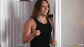 Payton Preslee gets banged by Alex Jones standing