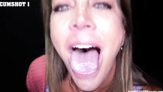 Fuck yeah Summer! Thát's how you suck dick!