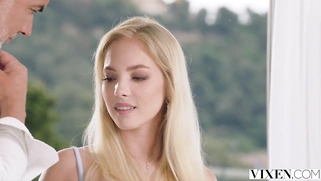 VIXEN Absolute Temptress Blonde Bella