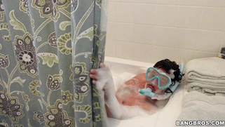 Mandy Muse caught her stepbro in the bathtub jerking off to her