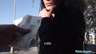 Quick sex with a toned, curvaceous babe with ample breasts