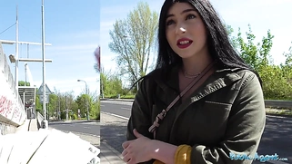 Cash tempts busty American Amilia Onyx to fuck