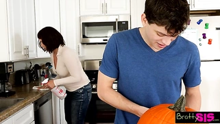 Stepbrother Fucks Stepsister