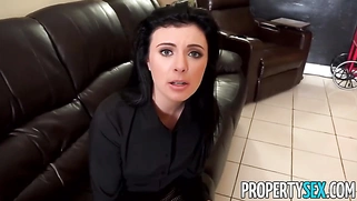 Real Estate Agent Convinces Buyer with Skillful Mouth and pussy