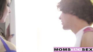 Teen Elsa Jean and Jessica Jaymes Have FFM Sex