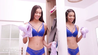 Big ass ebony stepmom Sofi Vega eats pussy with Czech babe