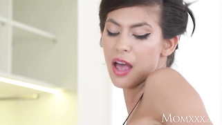 MOM with big tits USA needs hot hard fucking and facial from hired stud