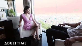 Seductive cougar Chrissy Lynn wants a big dick in her juicy pussy as soon as possible! FUCK WITH BIG TITS!