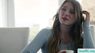 Sitting on my MILF friends face while fingering her