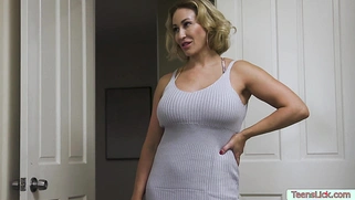 Hot Lesbian Babes in Heat Licking Pussy