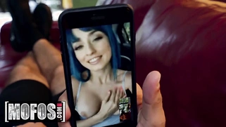 Alt beauties Kali Roses and Jewelz Blu have a threesome