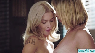 Having sex with my attractive and seductive stepsis