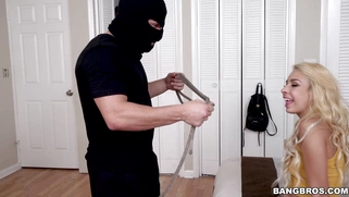 Carmen Caliente was [censored] and tied by the robber