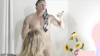 Honey, don't look! Just enjoy!