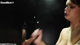12 gloryhole cumshots in a row? INSANE!