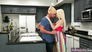 Saving Thanksgiving - Elsa Jean