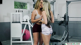 Two lesbian apply their techniques on pussy licking