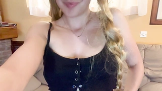 Cute peasant girl with big tits squirts very deliciously and sticks her fingers in he