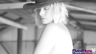 Sexy teen cowgirl Anna loves being naked
