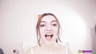 Julia James Extreme Deepthroat Jawbreakerz Oral Session