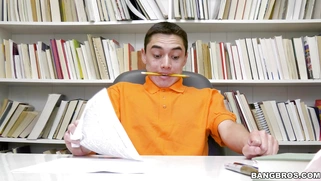 Mom Ariella Ferrera sucks the big cock on the desk