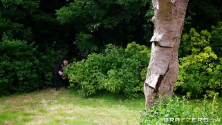 Xander spies Jessa Rhodes undressing through the window