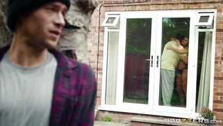 Xander spies Jessa Rhodes undressing through the window