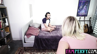 MILF Quinn motivating her lazy stepson