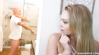 Mia Malkova spying on her stepbrother and playing with pussy