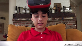 Ebony Anya Ivy shows off her great body to Juan in VR