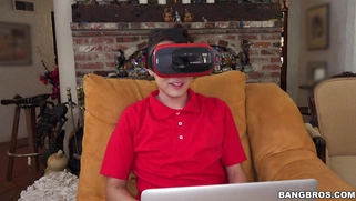 Ebony Anya Ivy shows off her great body to Juan in VR