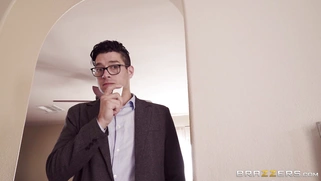 Nicolette Shea plays with her big boobs in the bathtub