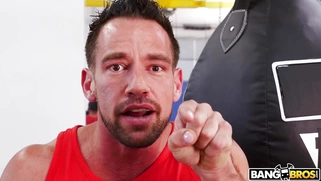 Nicole Aniston doing sports with the trainer Johnny Castle