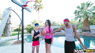 Makayla Cox pulled down Juan's pants and took his cock in her mouth