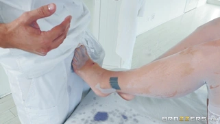 Teagan Presley gives nice footjob to the big cock in POV