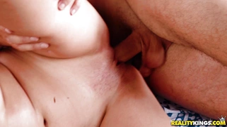 Quinn Wilde gets her shaved pussy slammed in spoon