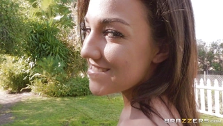 Brunette Amara Romani twerking outdoors